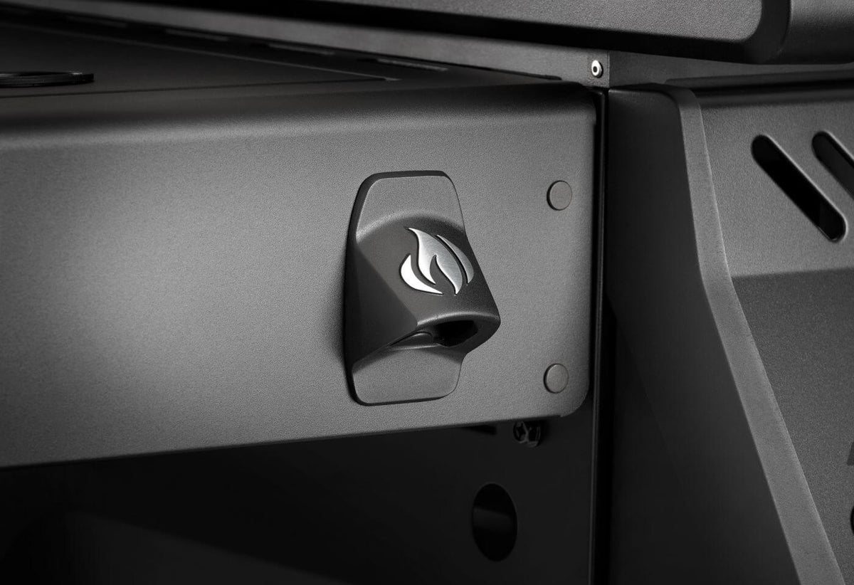 Napoleon Rogue PRO Phantom 30 Gas Griddle